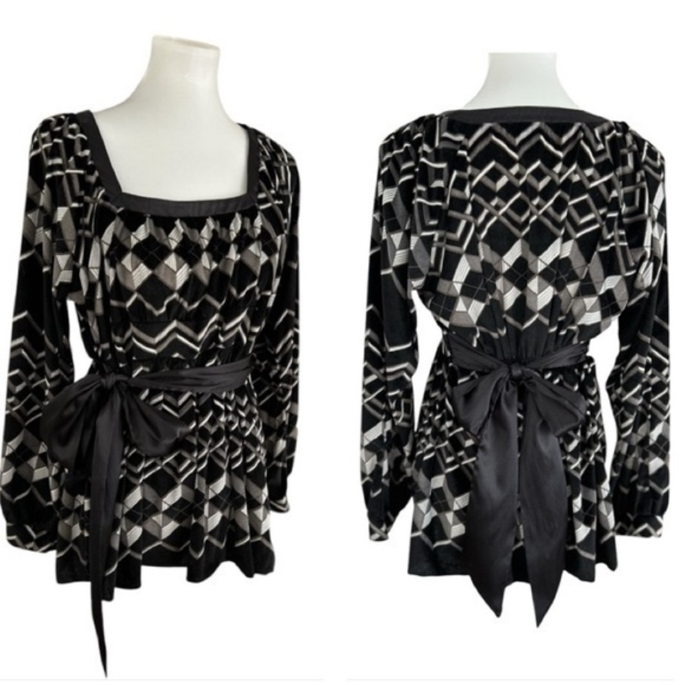 Art and Soul square neck waist belt top